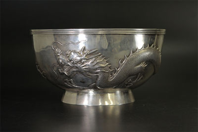 胴在銘 銀打出 龍碗