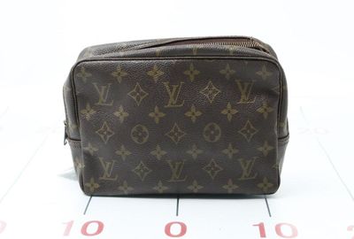 440-04387 ＬＯＵＩＳ　ＶＵＩＴＴＯＮ ポーチ