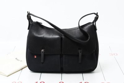 440-01042 Ｂａｌｌｙ ショルダーバッグ