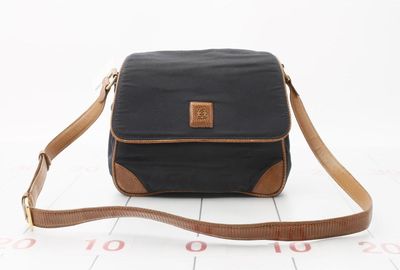 440-04368 ＬＯＥＷＥ ショルダーバッグ