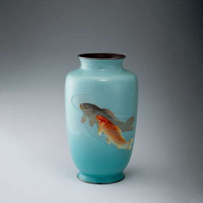 盛上遊鯉図七宝花瓶　英国Bonhams出品名札付 「明治之美」書籍登載有P403（箱付）