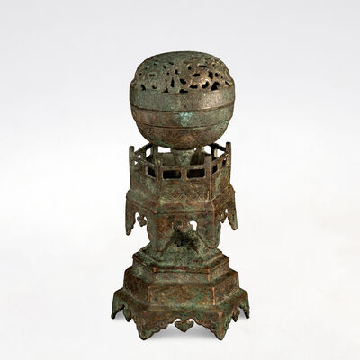 南宋　銅製六角塔形薫了徳寺香道具特別展資料付（箱付）