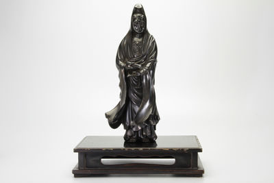 芳山在銘 銀製觀音立像（共箱）