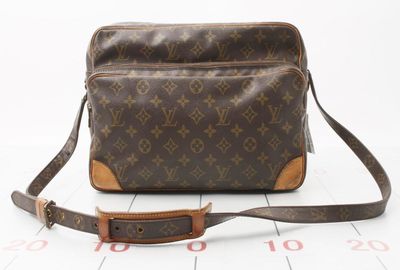 440-04988 ＬＯＵＩＳ　ＶＵＩＴＴＯＮ ショルダーバッグ