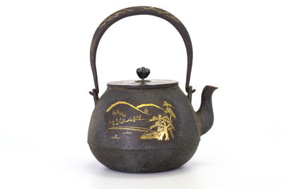 光玉堂造 金象嵌 山水花木紋 鉄瓶