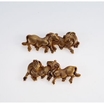 山羊図金目貫（木箱）