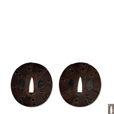 明珍紀宗忠作　甲胄形鐔