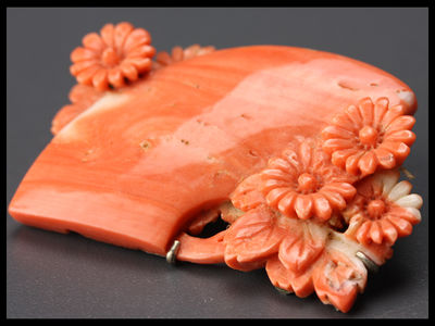 【雅】装飾美術品 珊瑚彫刻帯留 AU827