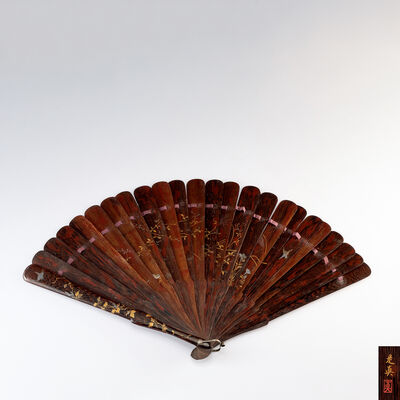 是真翁作　唐木秋草花小禽蒔絵扇面（鑑定箱）