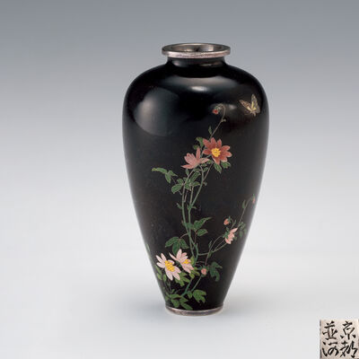 並河靖之作　花蝶紋七宝花瓶　原木台付（箱付）