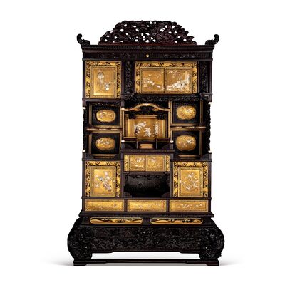 芝山蒔絵透彫装飾箪笥