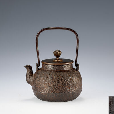 雲色堂造 甑口丸形小鉄瓶（木箱）