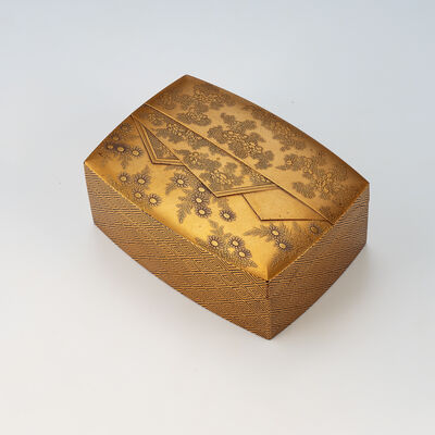 菊蒔絵小箱（木箱）