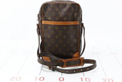 440-03029 ＬＯＵＩＳ　ＶＵＩＴＴＯＮ ショルダーバッグ