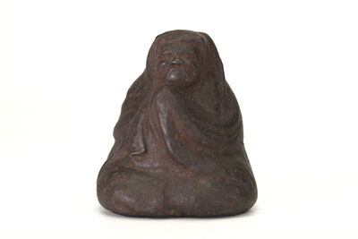 山田宗美作 鉄打出 達摩像 （共箱）