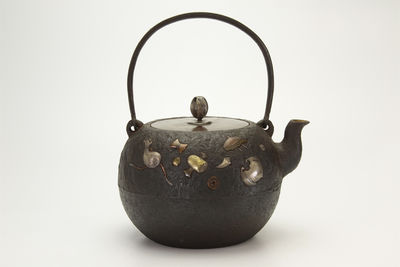 平安金壽堂造 高肉象嵌鉄瓶