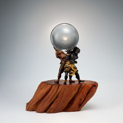 雙鬼拱珠青銅金象嵌彫鋳置物　木台付（箱付）