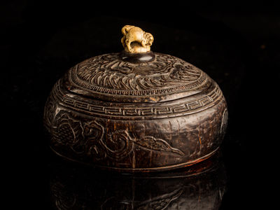 091-獅子彫獅子掴み蓋物