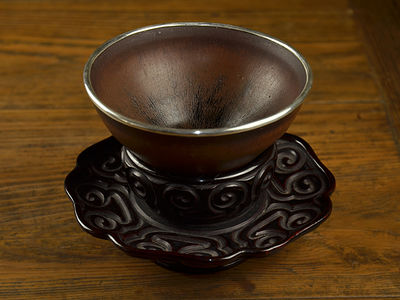 宋代　天目茶碗／元代　推黒倶利天目台