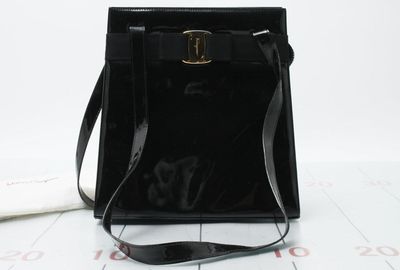 439-05428 Ｆｅｒｒａｇａｍｏ ショルダーバッグ