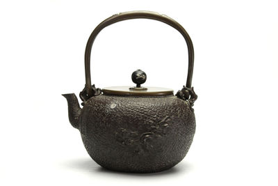 【甲戍 還暦記念製】 银镶嵌飞鸟明月 蓬莱仙境紋 铁瓶