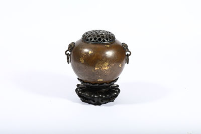 155 鎏金丸形獸耳香爐