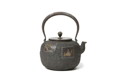 「金龍堂初代大國壽朗」造 鉄錯金銀人物花紋鉄瓶