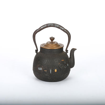 105 金龍堂造 嵌金銀茶道具紋鐵壺