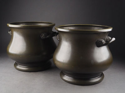 【夢工房】時代宣徳銅獅子耳壺形火鉢一雙箱入　計8.2ｋｇ　　辰-1