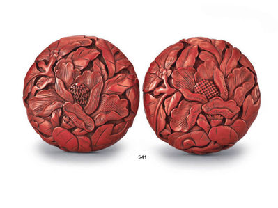 541 明 剔红牡丹纹香盒