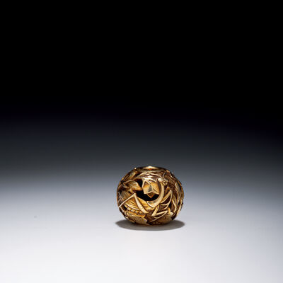 K14金製緒締　透彫蟷螂秋草図