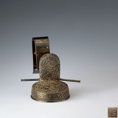 四世蔵六造　純銀垂纓冠香炉 菊唐草文純金象嵌入　皇太子御成婚記念（二重共箱）