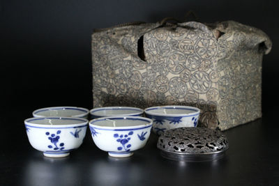 青花蝶丛飞舞茶碗