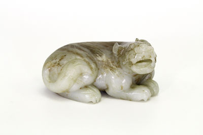 古玉瑞獸置物（箱付）