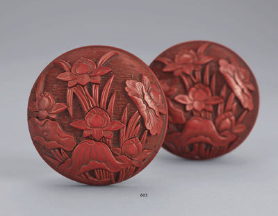 603 明初期 剔红铜胎芍薬両面雕香盒