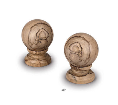 597 沉香供珠 （一对）