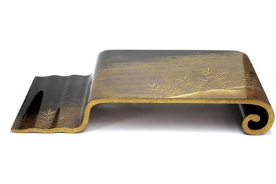 巻物形 竹葉紋 描金卓（共箱）