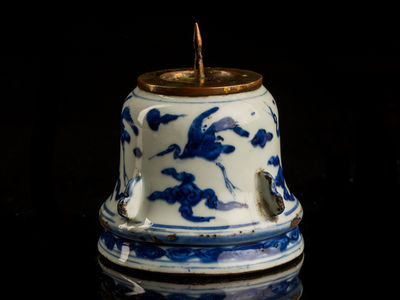 088-明嘉靖-染付雲鶴図燭台