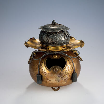 銅銀金工風炉（箱付）