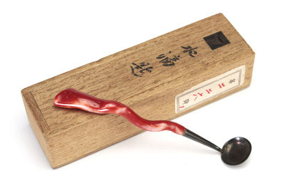 文房香道具 珊瑚水滴匙（共箱）