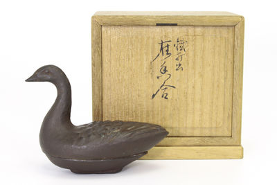 黑瀨宗世造 鉄打出 雁香合（共箱）