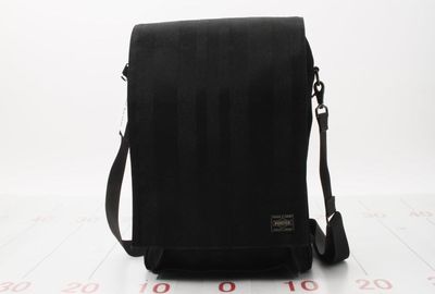 439-06368 ＹＯＳＨＩＤＡ　＆　ＣＯ．，　ＬＴＤ． ショルダーバッグ