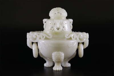 白玉透雕雲龍鈕雙獅耳活環香爐（共箱）