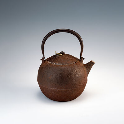 土器形日丸砲口環摘鉄蓋鉄瓶（木箱）