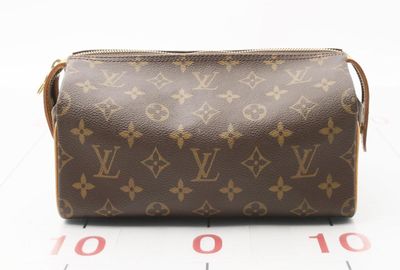 440-01768 ＬＯＵＩＳ　ＶＵＩＴＴＯＮ ポーチ