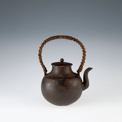 鉄瓶形山水文土器湯沸