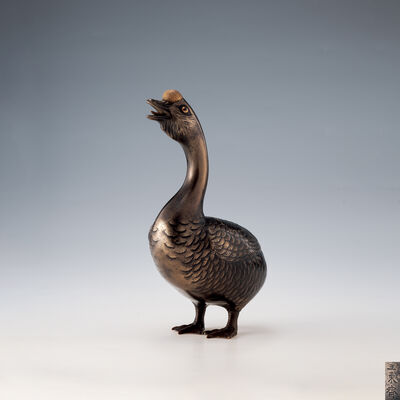 玉東斎作 金銀象嵌鵝形金工置物