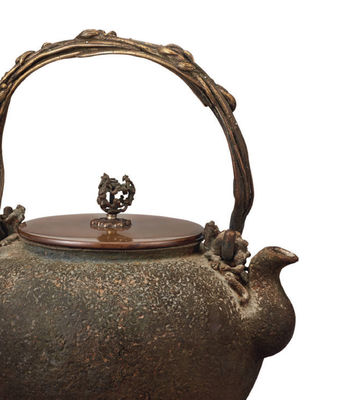 636 亀文堂正平造 花柄式提梁镂空摘铁壶（付共箱）