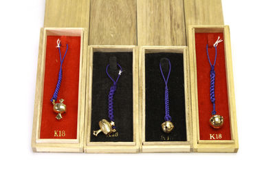 k18金 鈴鐺4點（箱付）