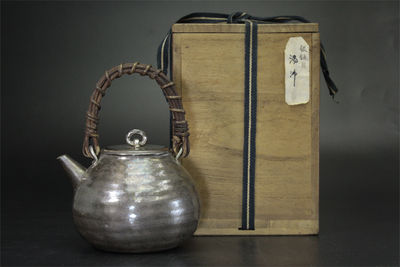 九代金谷五郎三郎造 銀鎚目芋頭湯沸（共箱）